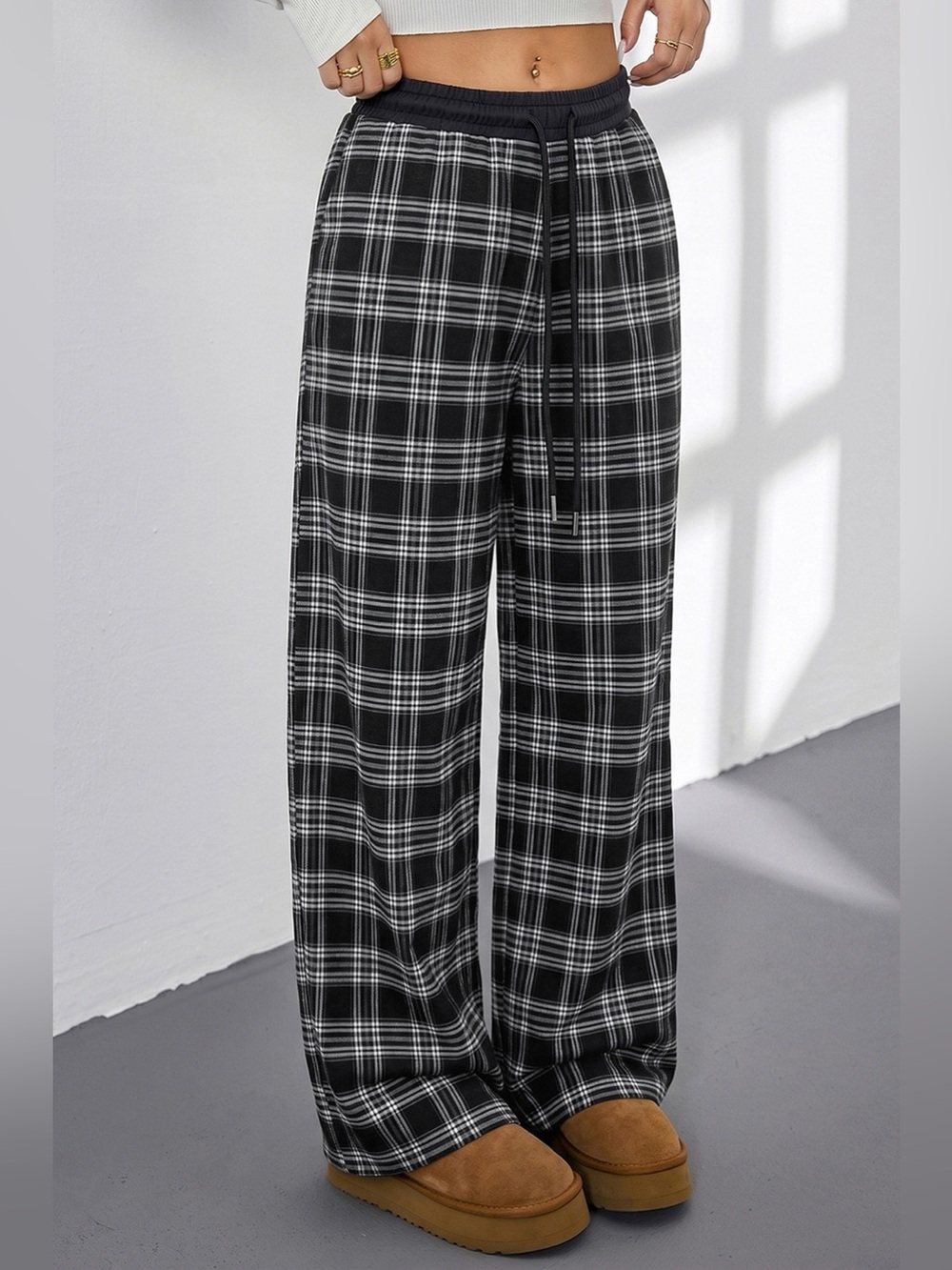 Plaid Wide-Leg Drawstring Pants - Picture 6 of 16